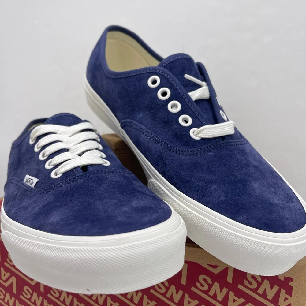 Vans WMNS Authentic
Pig Suede Deep Twilight Sneakers
VN000D7YEMT - Picture 7 of 16